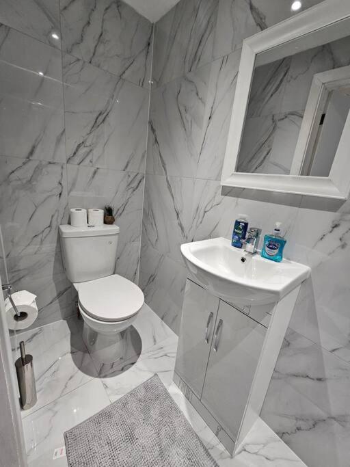 Ideal In Delta Dpg3 Apartment